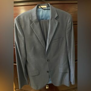 Perry Ellis Mens suit